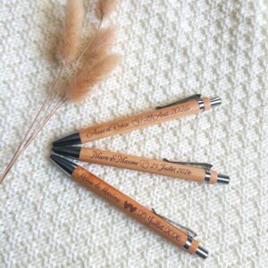Stylo bambou personnalisé – Cadeau invité mariage – Stylo gravé prénoms & date – Souvenir naturel, écologique et élégant